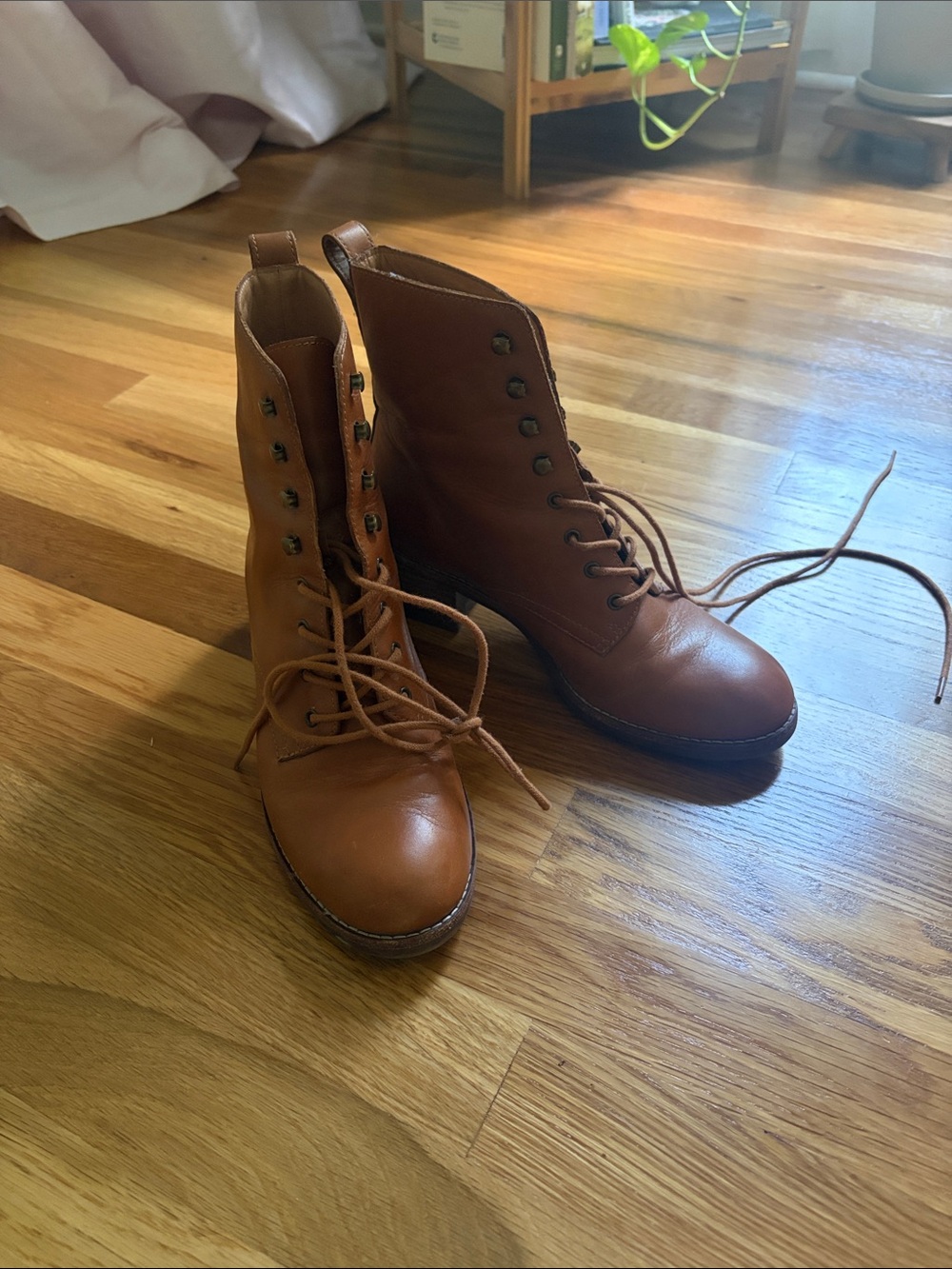 Women’s Tan Lace-Up Leather Ankle Boots